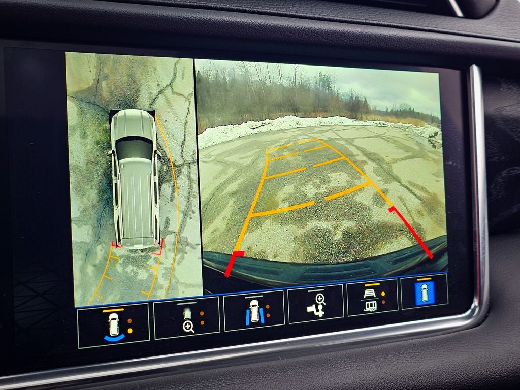 2022 GMC Yukon 4WD Denali