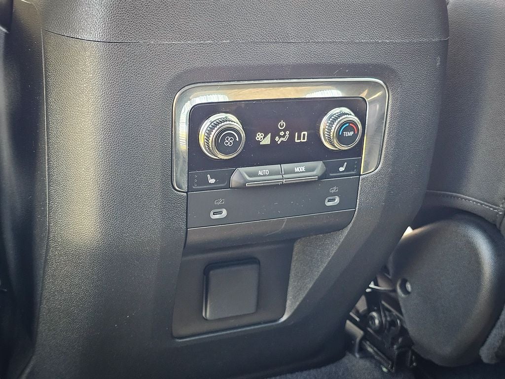 2022 GMC Yukon XL 4WD SLT
