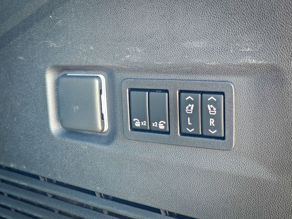 2022 GMC Yukon XL 4WD SLT