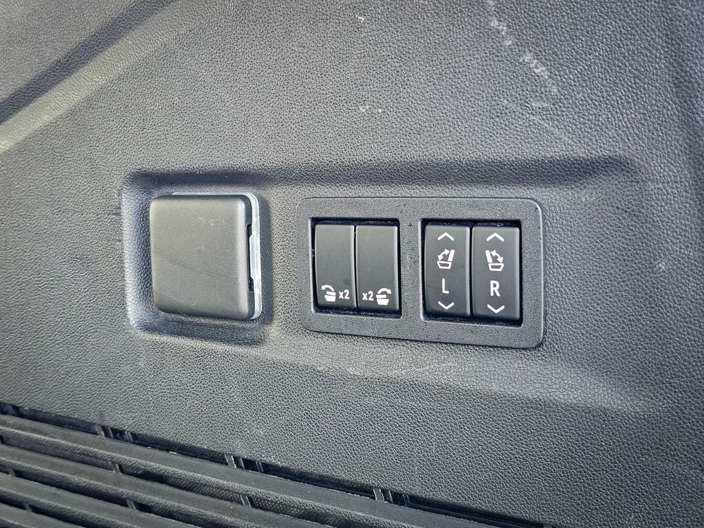 2021 GMC Yukon XL 4WD AT4