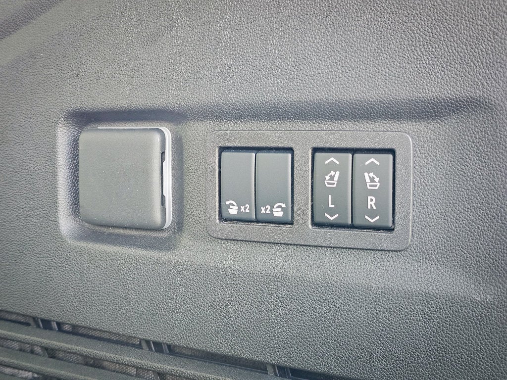 2026 GMC Yukon XL 4WD AT4