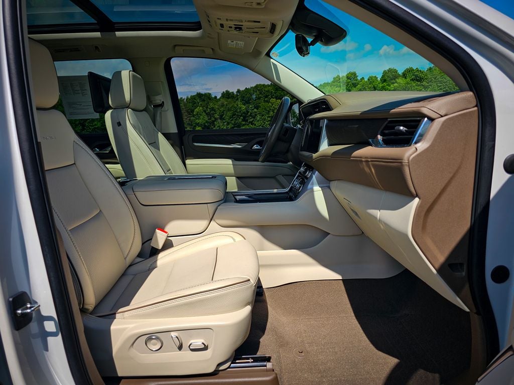 2023 GMC Yukon XL 4WD Denali