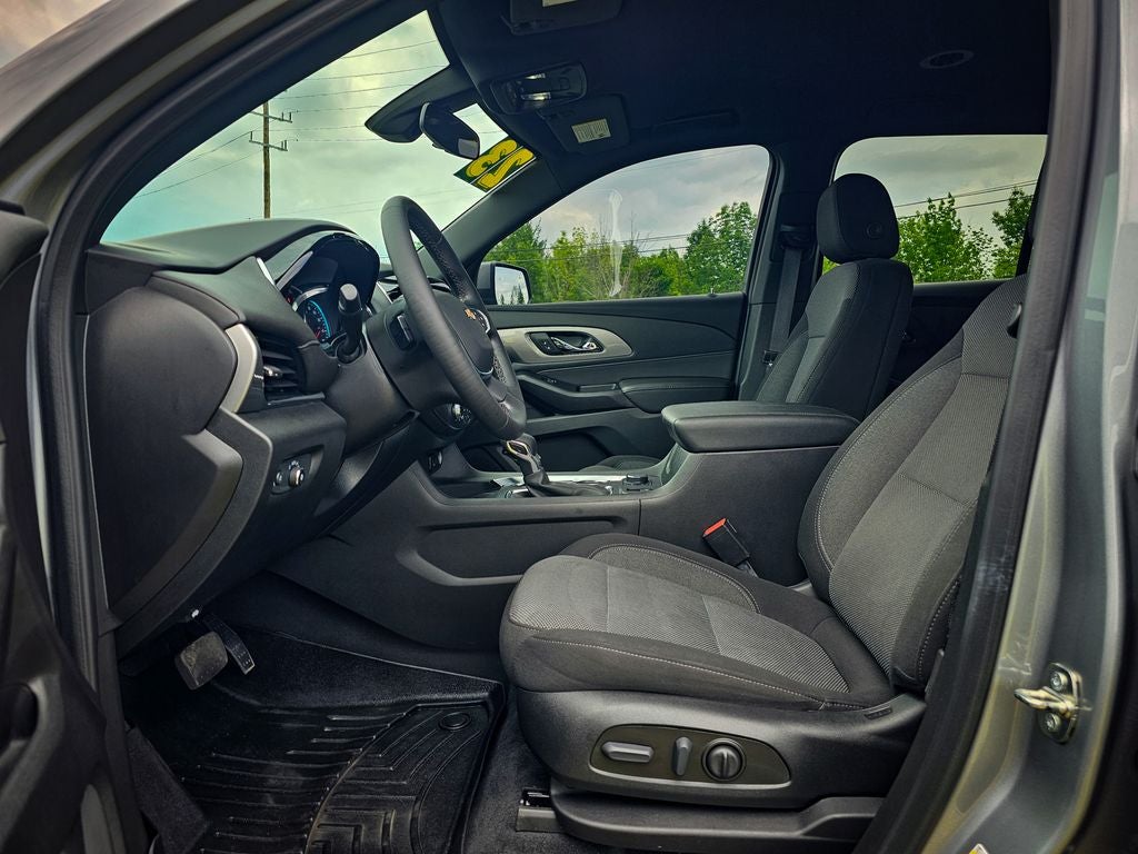 2023 Chevrolet Traverse AWD LT Cloth
