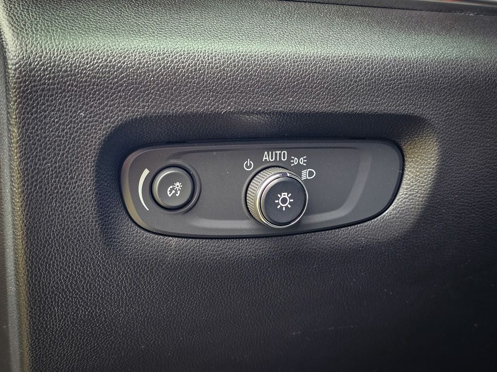 2023 Chevrolet Traverse AWD LT Cloth