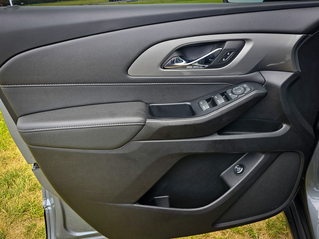 2023 Chevrolet Traverse AWD LT Cloth