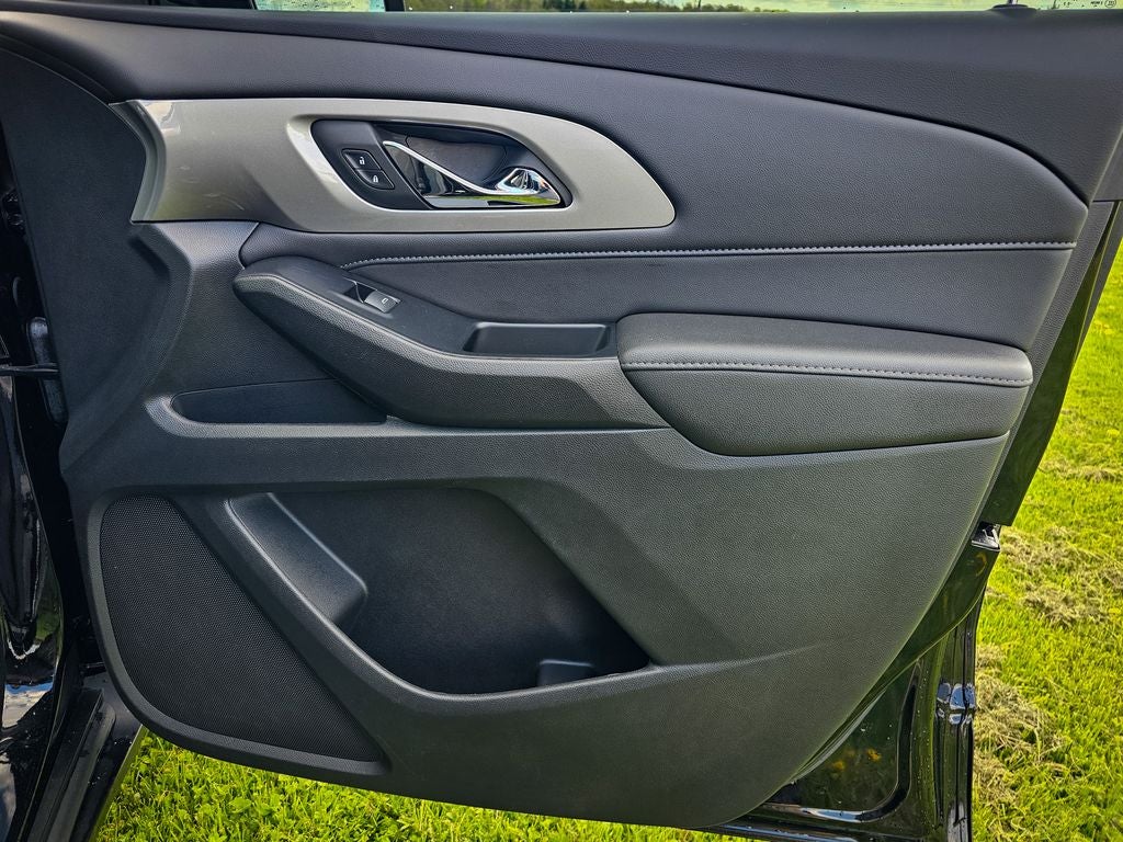 2022 Chevrolet Traverse AWD LT Cloth
