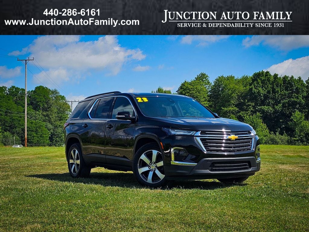 2023 Chevrolet Traverse AWD LT Leather