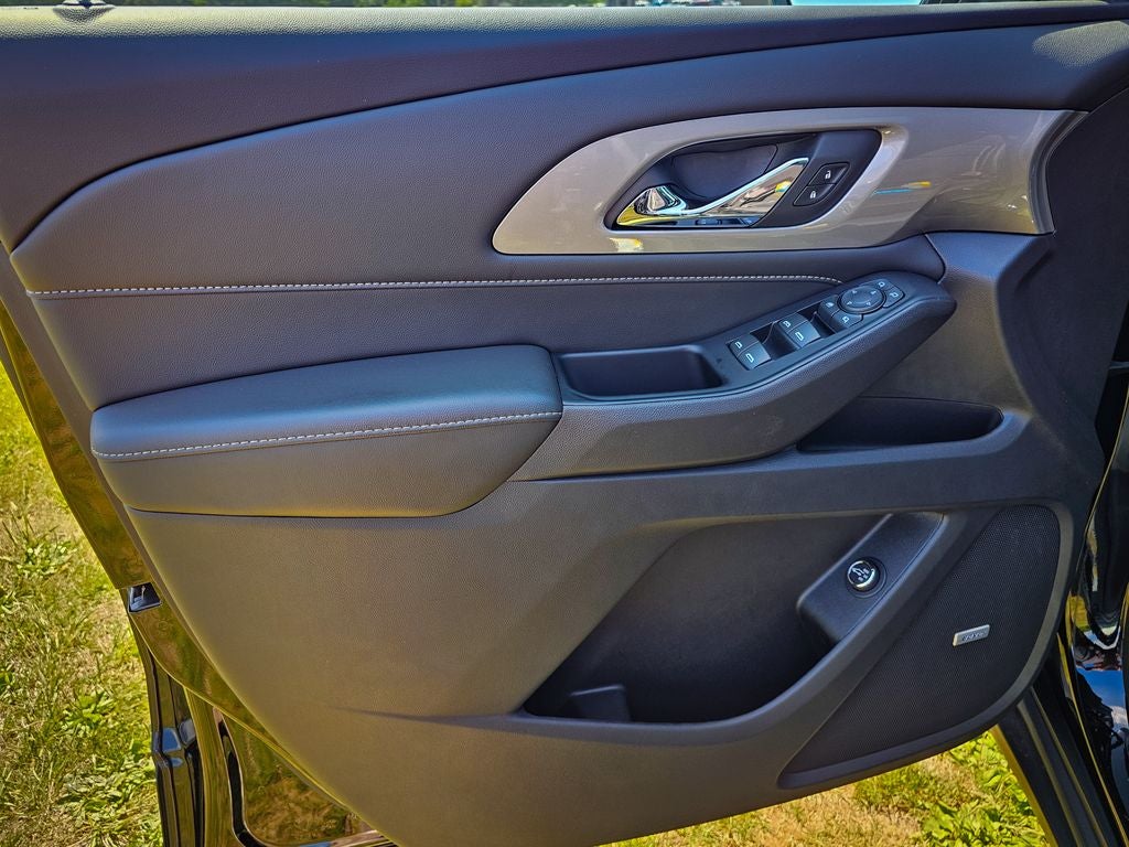 2023 Chevrolet Traverse AWD LT Leather