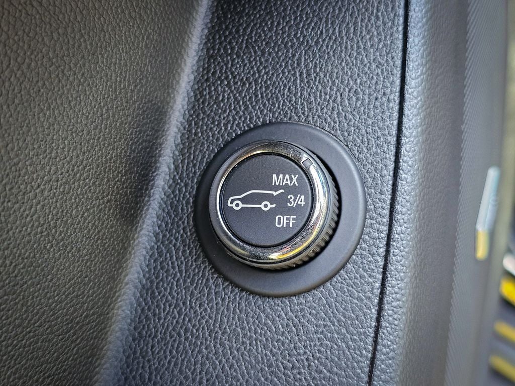 2023 Chevrolet Traverse AWD LT Leather