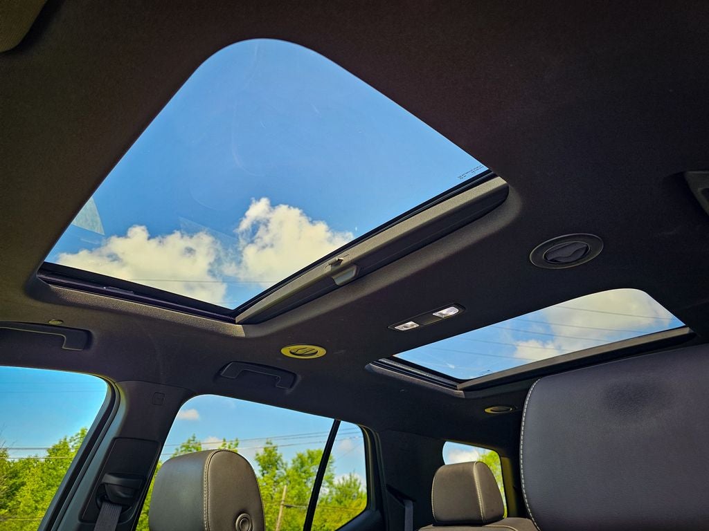 2023 Chevrolet Traverse AWD LT Leather