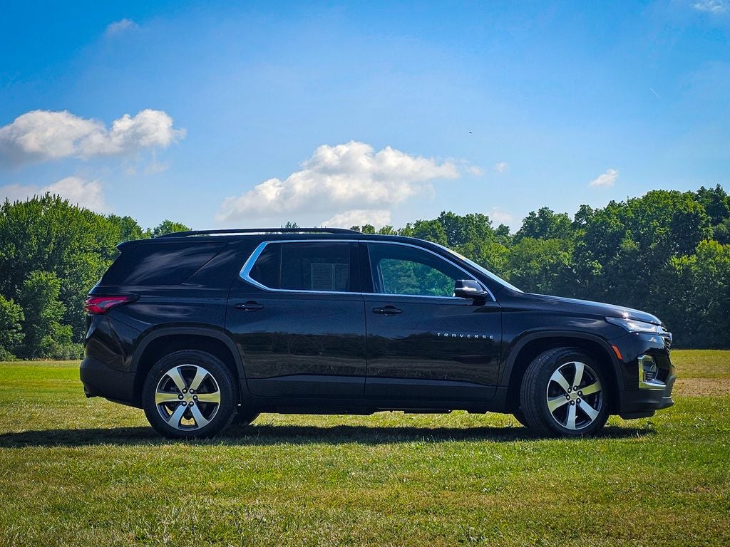 2023 Chevrolet Traverse AWD LT Leather