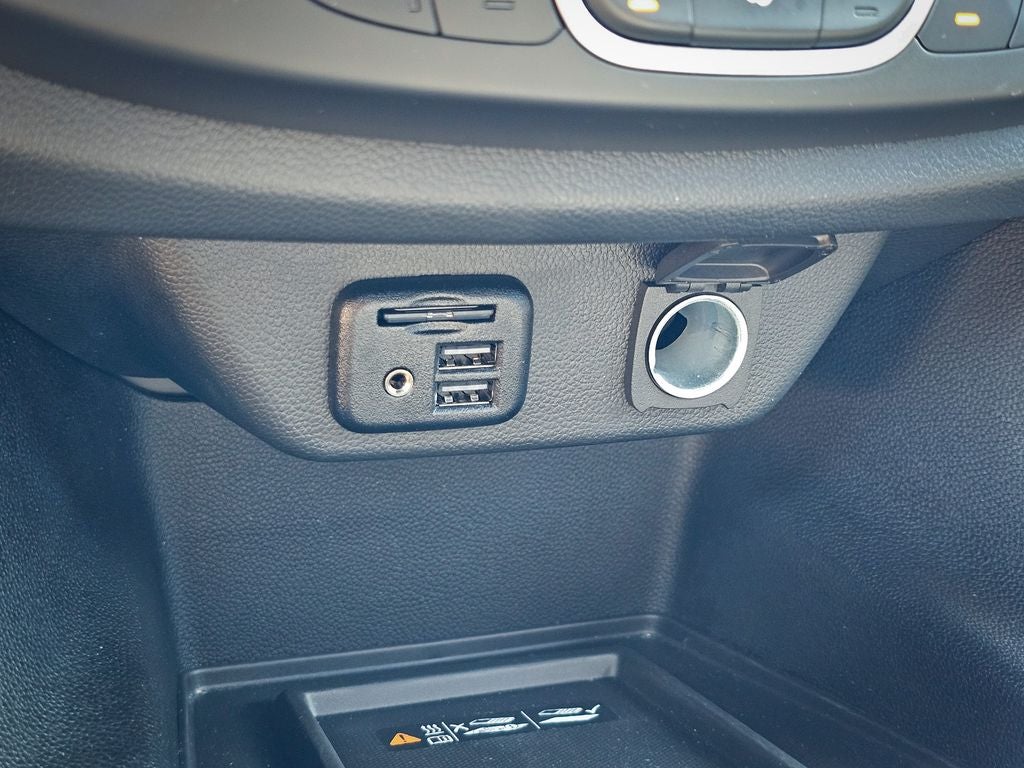 2023 Chevrolet Traverse AWD LT Leather