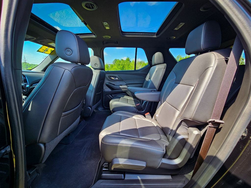 2023 Chevrolet Traverse AWD LT Leather