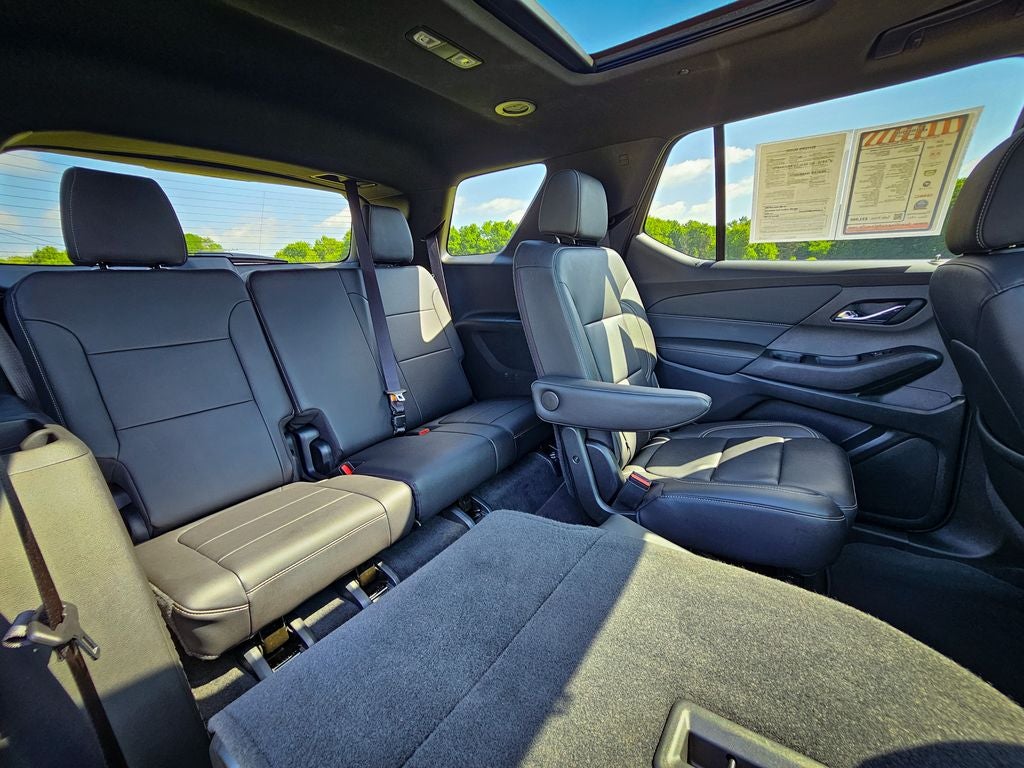 2023 Chevrolet Traverse AWD LT Leather