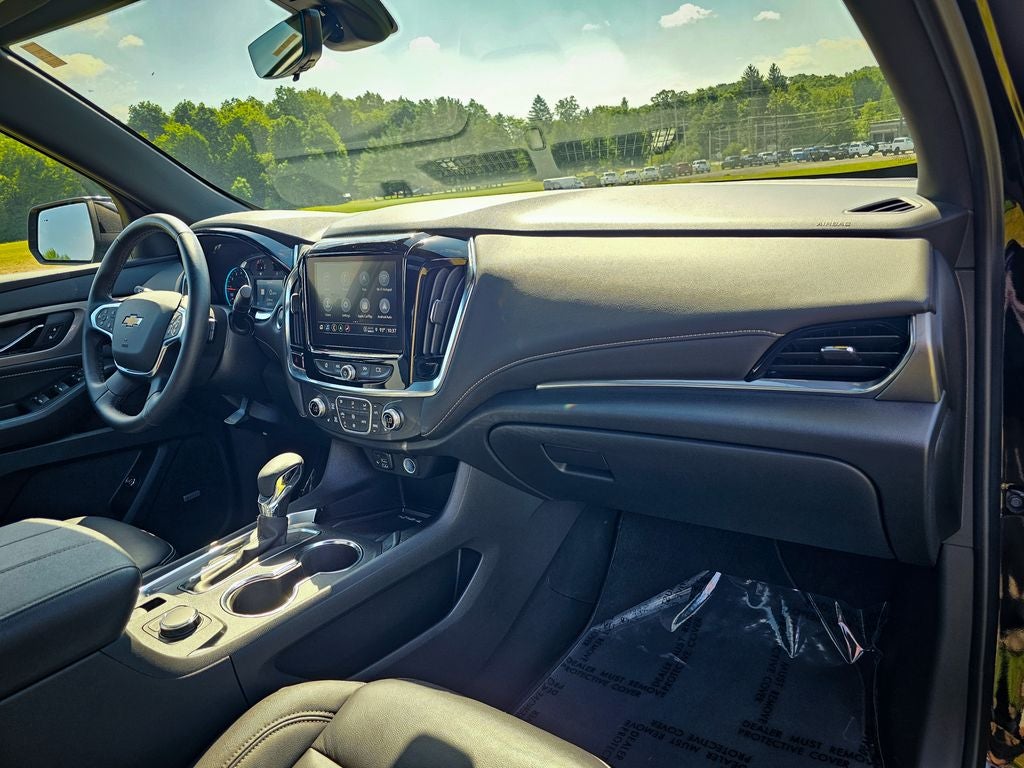 2023 Chevrolet Traverse AWD LT Leather