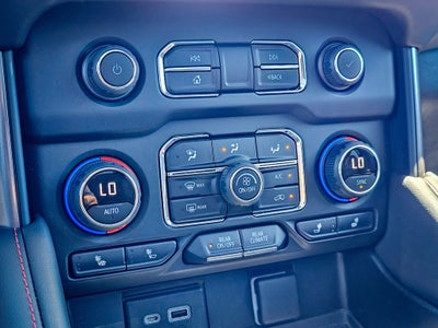 2022 Chevrolet Suburban 4WD RST