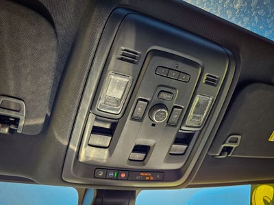 2022 Chevrolet Suburban 4WD RST