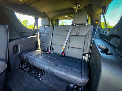2022 Chevrolet Suburban 4WD RST
