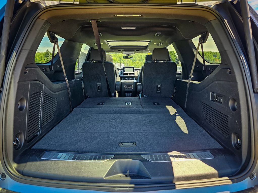 2022 Chevrolet Suburban 4WD RST