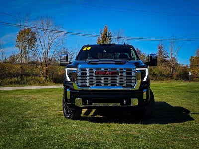 2024 GMC Sierra 2500HD 4WD Crew Cab Standard Bed Denali