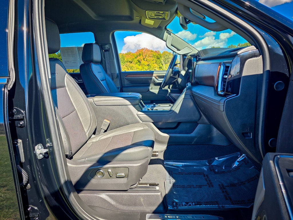 2024 GMC Sierra 2500HD 4WD Crew Cab Standard Bed Denali