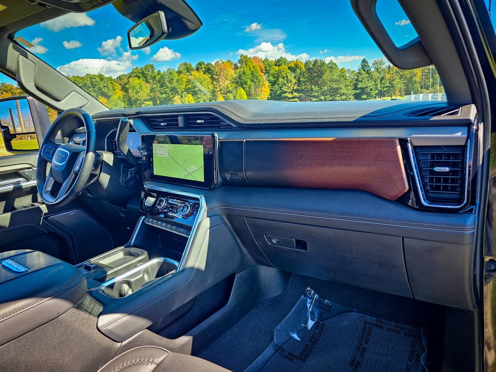 2024 GMC Sierra 2500HD 4WD Crew Cab Standard Bed Denali