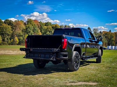 2024 GMC Sierra 2500HD 4WD Crew Cab Standard Bed Denali