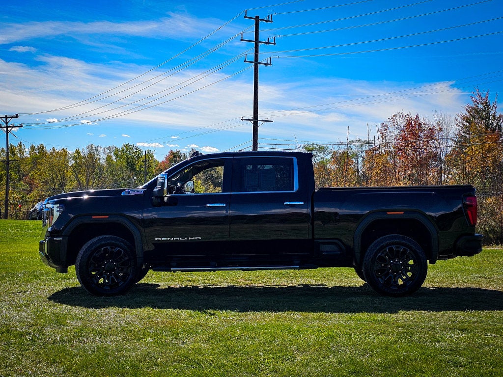 2024 GMC Sierra 2500HD 4WD Crew Cab Standard Bed Denali