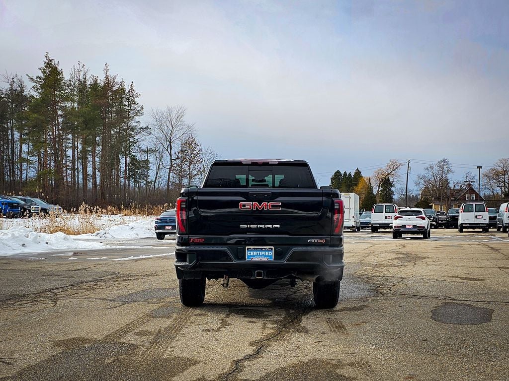 2024 GMC Sierra 2500HD 4WD Crew Cab Standard Bed AT4