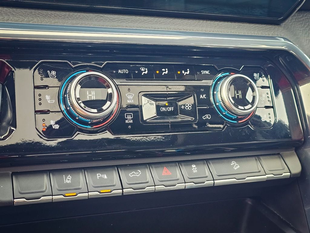 2024 GMC Sierra 2500HD 4WD Crew Cab Standard Bed Denali