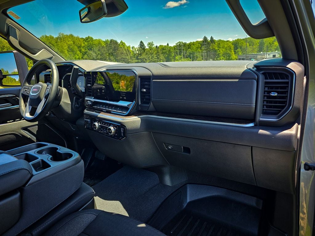 2025 GMC Sierra 2500HD 4WD Crew Cab Standard Bed SLE