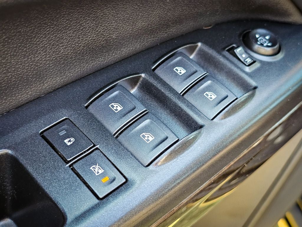 2022 GMC Canyon 4WD Crew Cab Short Box Elevation