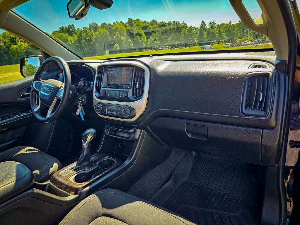 2022 GMC Canyon 4WD Crew Cab Short Box Elevation