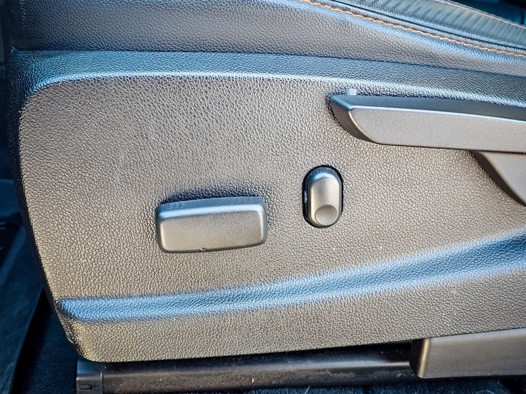 2021 GMC Canyon 4WD Crew Cab Short Box AT4 - Leather