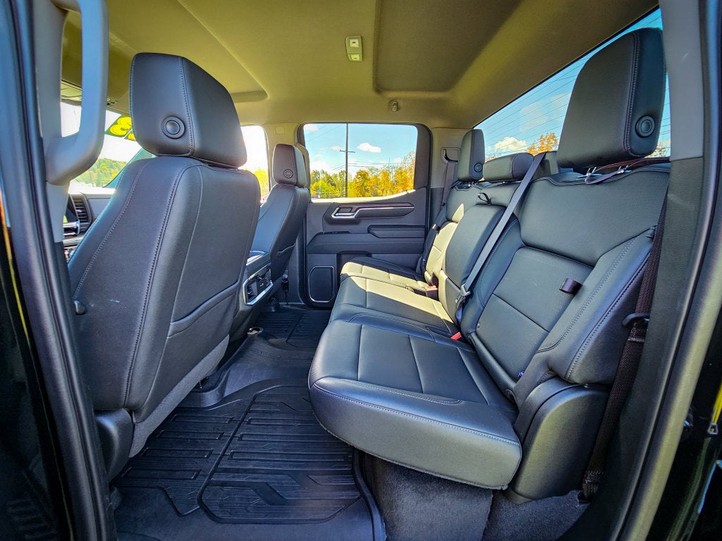 2023 GMC Sierra 1500 4WD Crew Cab Short Box SLT