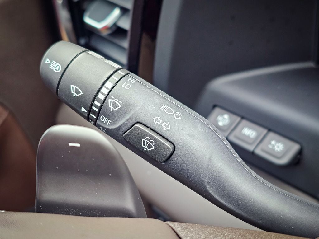 2024 GMC Sierra 1500 4WD Crew Cab Short Box Denali