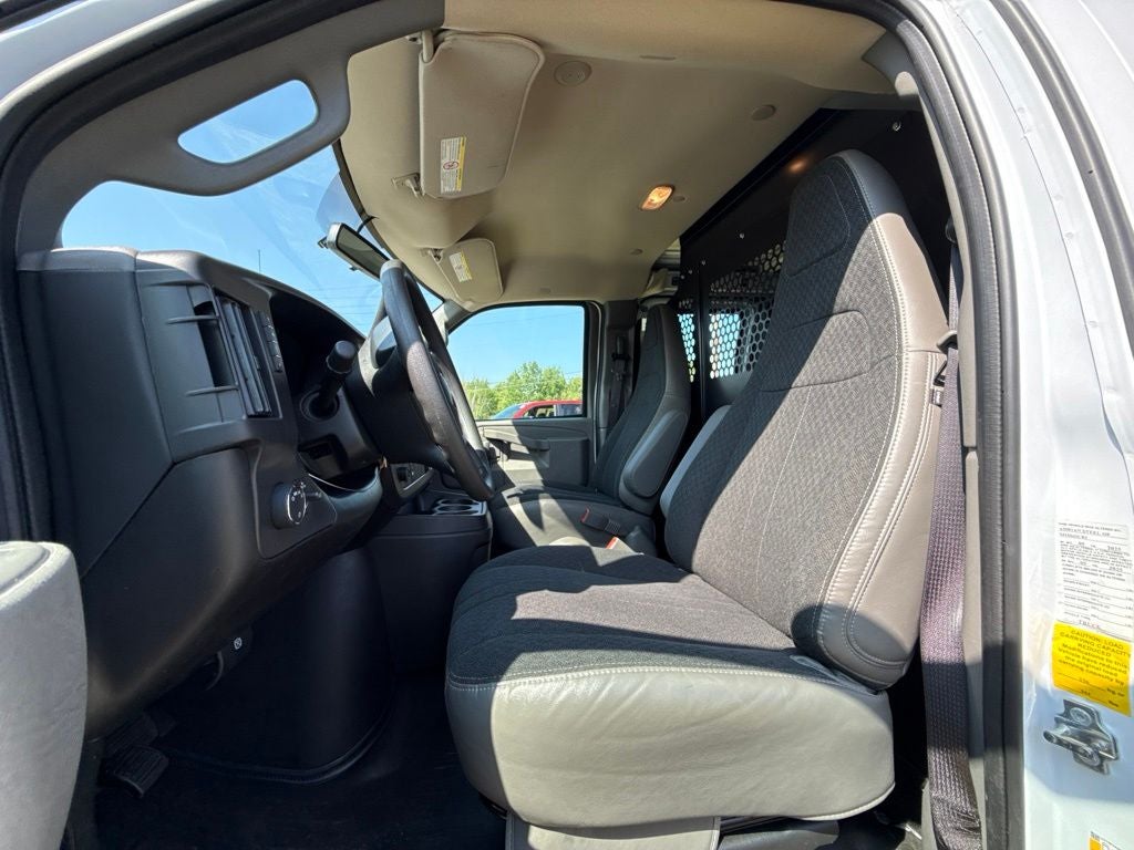 2025 GMC Savana Cargo RWD 2500 Regular Wheelbase Work Van