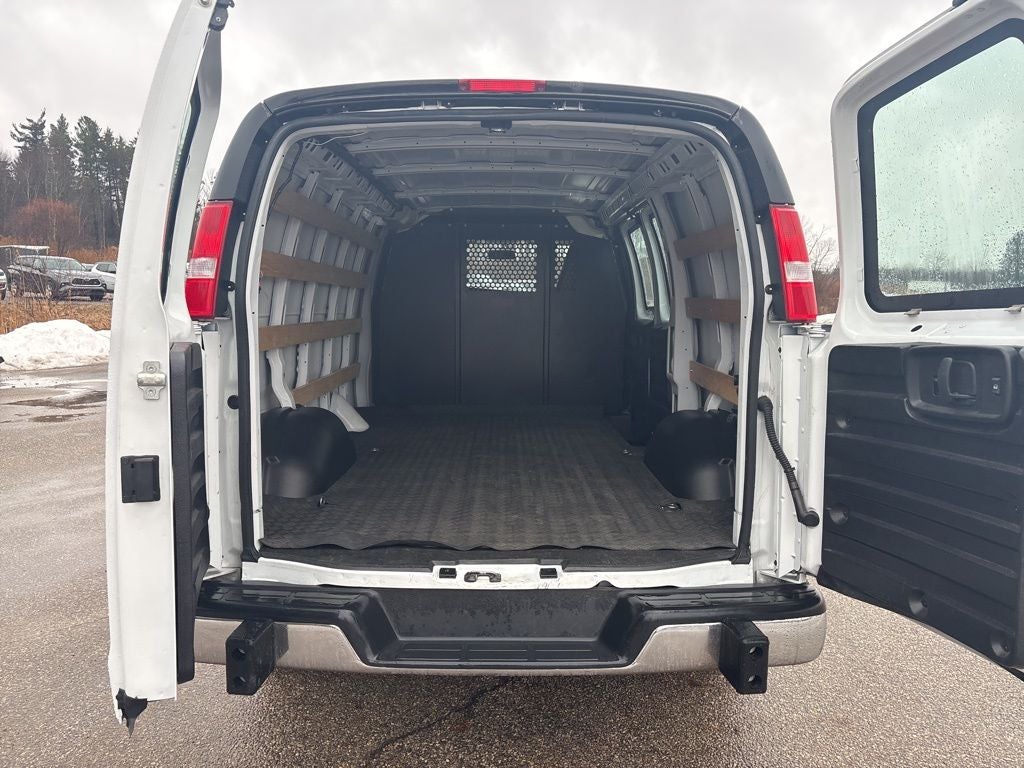 2024 GMC Savana Cargo RWD 2500 Regular Wheelbase Work Van