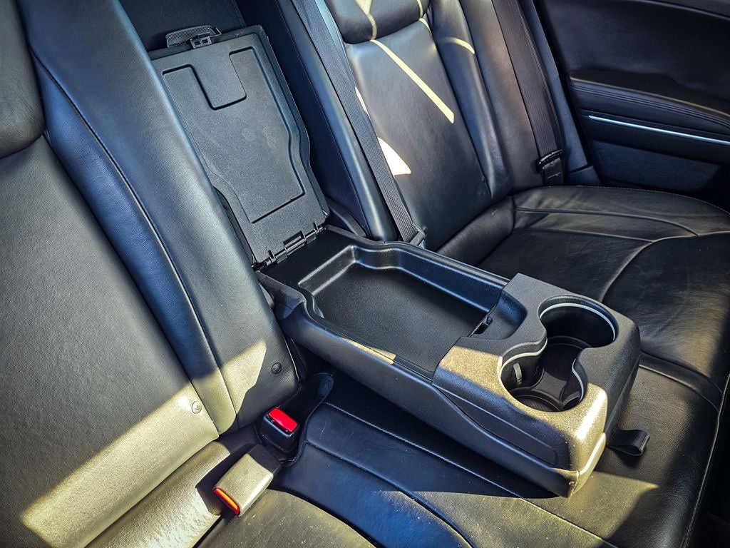 2016 Chrysler 300 Limited