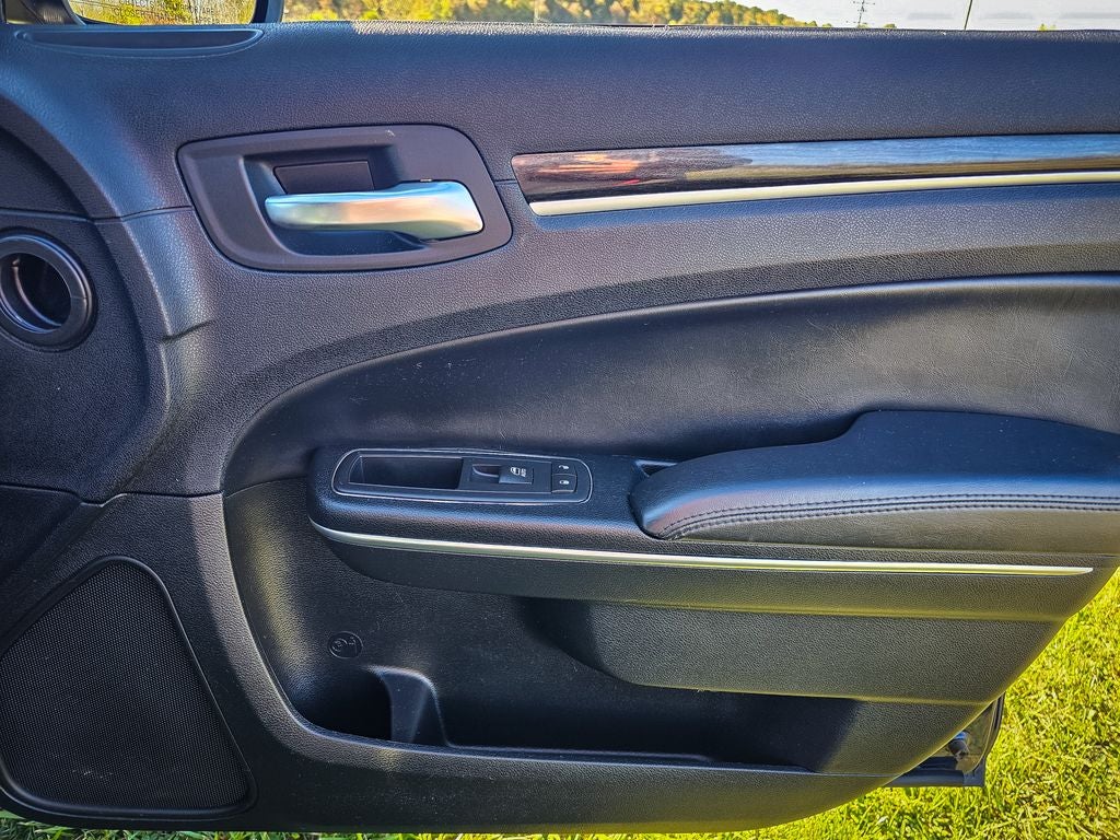 2016 Chrysler 300 Limited