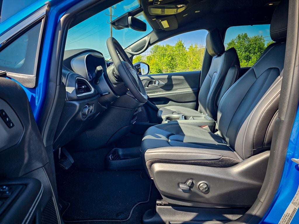 2027 Chrysler Pacifica PACIFICA SELECT