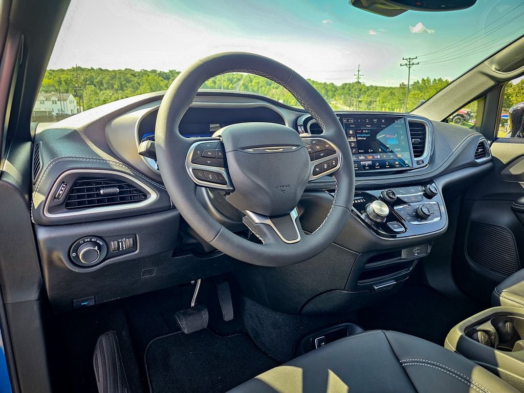 2027 Chrysler Pacifica PACIFICA SELECT
