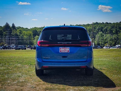 2027 Chrysler Pacifica PACIFICA SELECT
