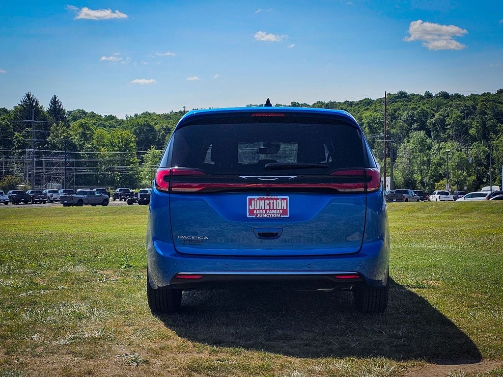 2027 Chrysler Pacifica PACIFICA SELECT