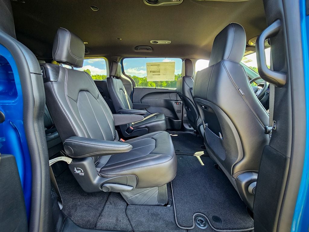 2027 Chrysler Pacifica PACIFICA SELECT