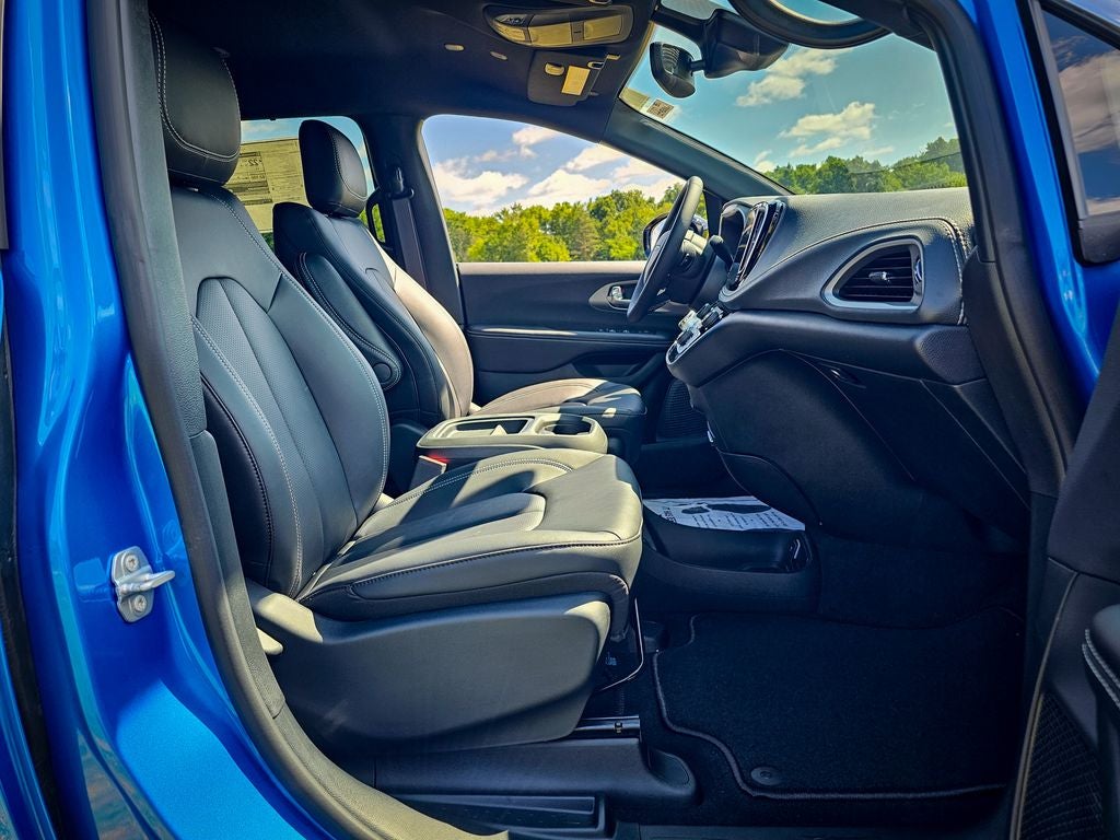 2027 Chrysler Pacifica PACIFICA SELECT