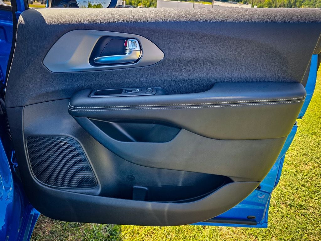 2027 Chrysler Pacifica PACIFICA SELECT