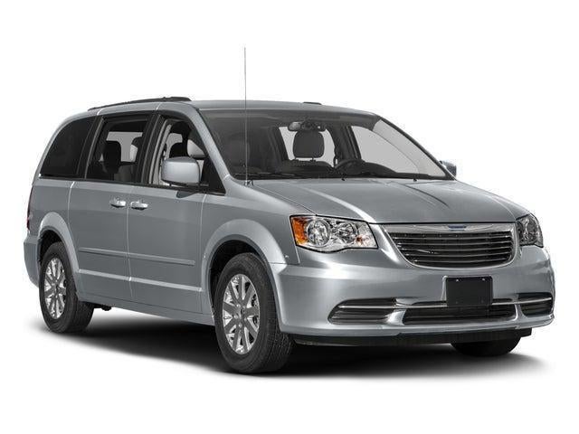 2016 Chrysler Town & Country Touring