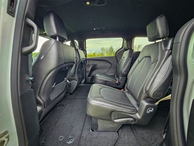 2027 Chrysler Pacifica PACIFICA SELECT