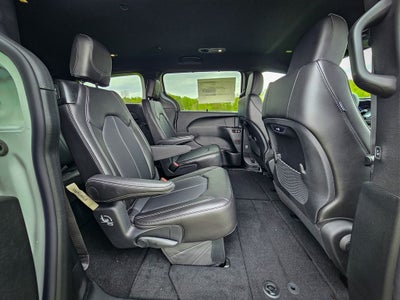 2027 Chrysler Pacifica PACIFICA SELECT